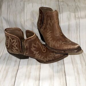 Ariat Dixon Brown Western Ankle Boots